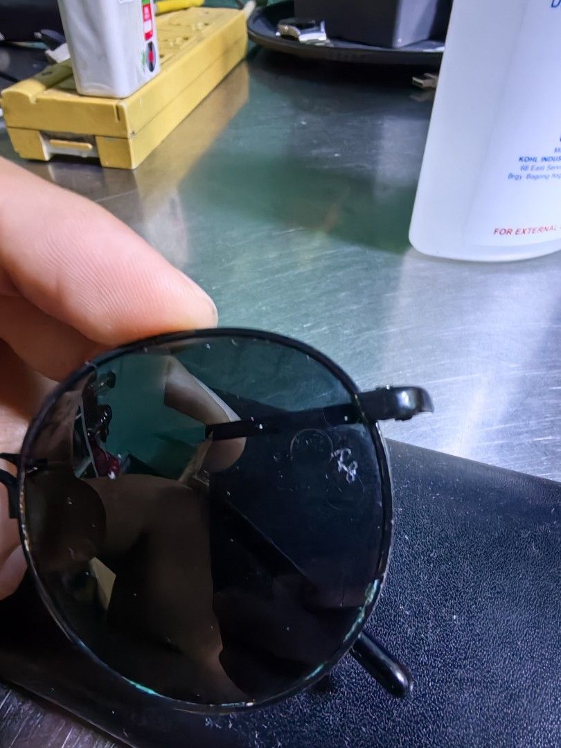 Original ray.ban Sun Glass Black (Category: Sunglasses & Eyewear) located in Carmona. Submitted by tech_hub_cavite (Listing ID 1459814206, Image 2). Description: .
