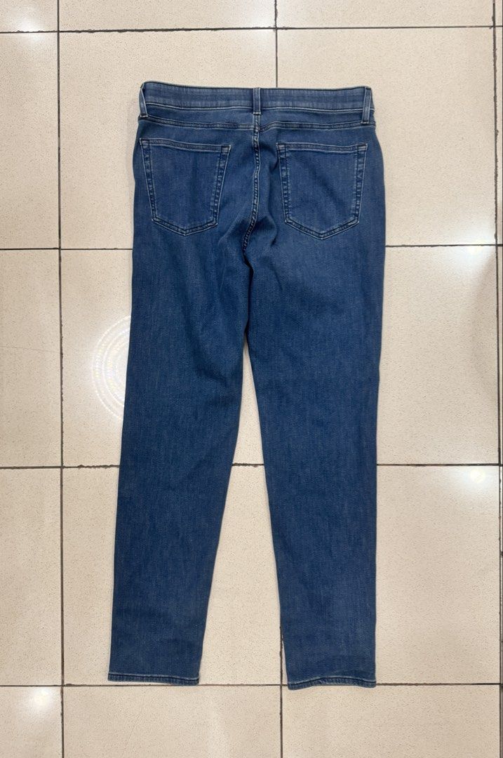 Original Uniqlo EZY Denim Pants (Category: Jeans) located in Quezon City. Submitted by hb.chu24 (Listing ID 1459747408, Image 2). Description: FOR SALE!! ✅ Brand New Condition ✅ 100% Authentic ✅ Below SRP ✅ Size: Large (34-36 inches) ✅ Meetup or shipping at buyer’s expense. ‼️Negotiable for sure buyers‼️ 📩PM me if interested 🙂.