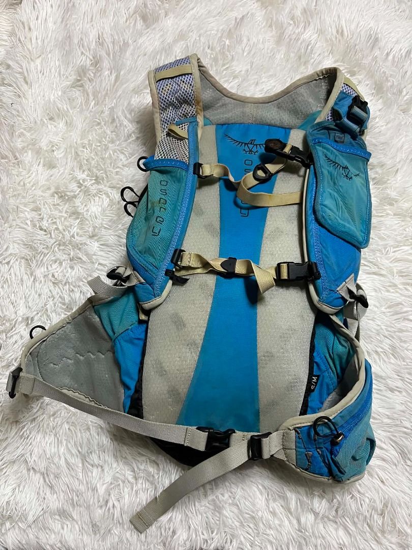 Osprey Rev 12 Hydration Pack Hicking Backpack (Category: Backpacks) located in Manila. Submitted by senggggg. (Listing ID 1459872281, Image 3). Description: good condition working zip sign of use need wash stain check detail and size.