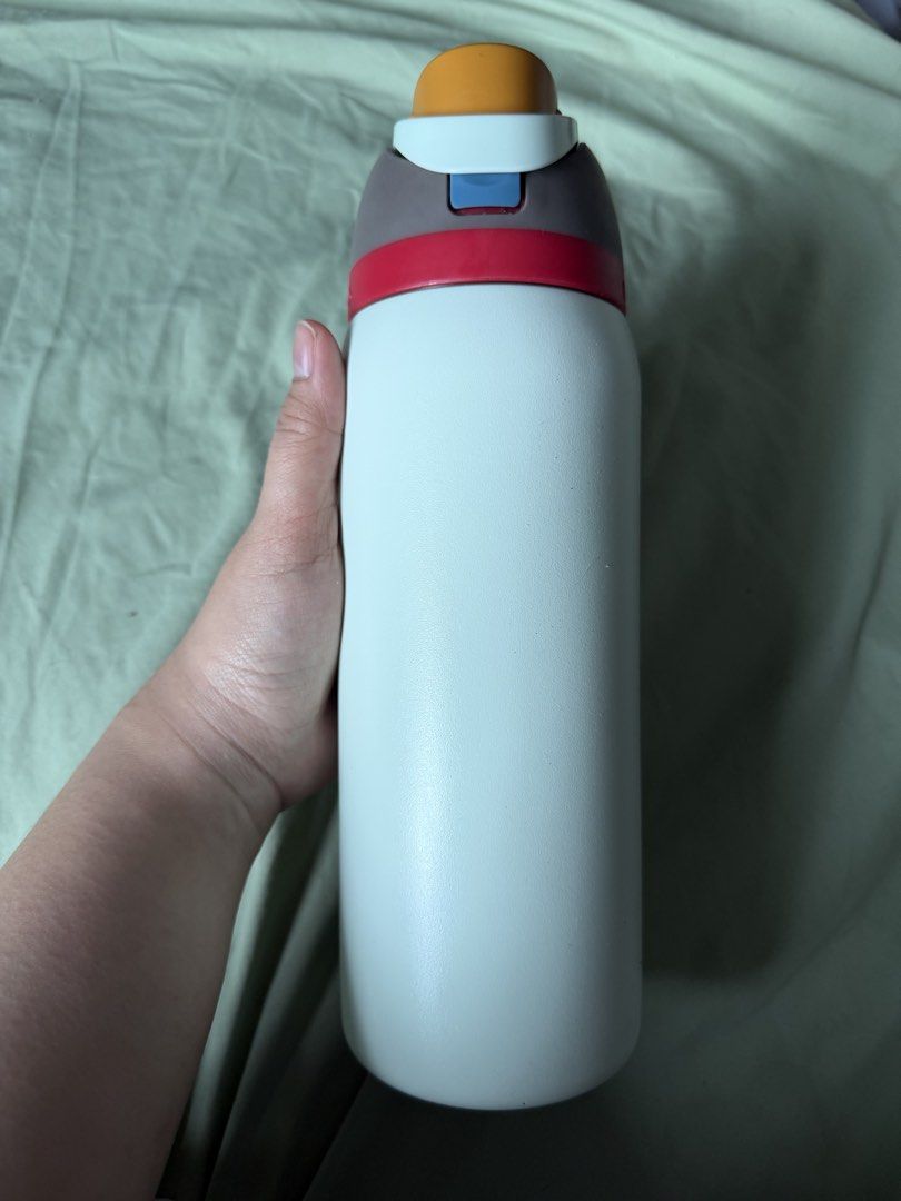 Owala Freesip 32oz (Category: Water Bottles & Tumblers) located in Manila. Submitted by pjdvd (Listing ID 1459742869, Image 2). Description: Color: Boneyard With dents on the bottom..