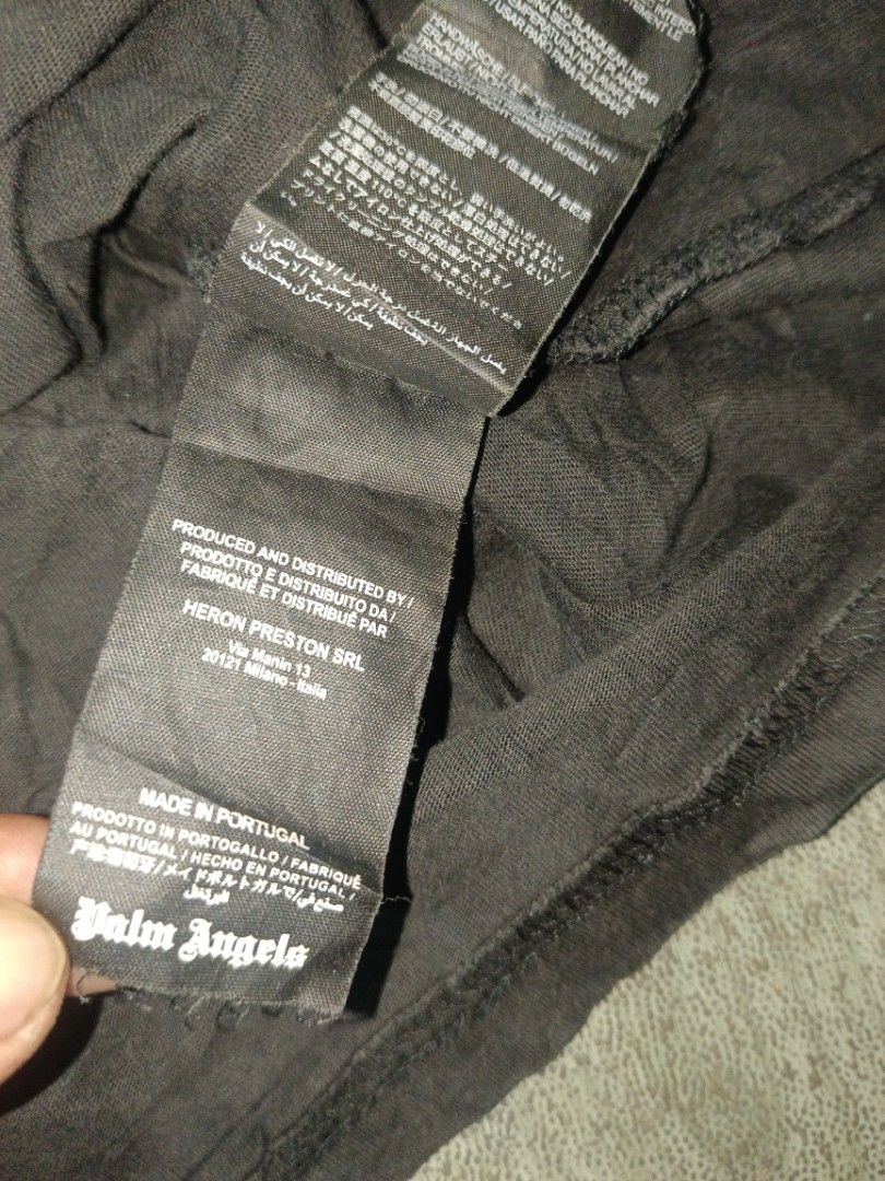 Palm Angels Bear Print T-Shirt (Category: Tshirts & Polo Shirts ) located in Carcar. Submitted by rolandobac92675 (Listing ID 1459745521, Image 3). Description: - Authentic Palm Angels T-Shirt - Iconic broken bear graphic on the front - Palm Angels logo on the back - Size: XL - Material: Cotton blend - Made in Portugal - Essential for any streetwear collection.