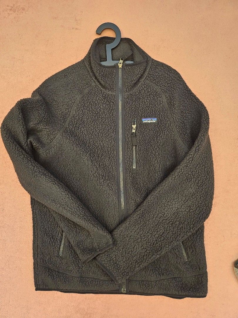 Patagonia Fleeces - M （分類：外套及戶外衣服）位於 Hong Kong。 由 jzamora 提交（商品編號 1459803184，圖片 2）。簡介： Patagonia Fleeces in Blue, and Black. $550 each。