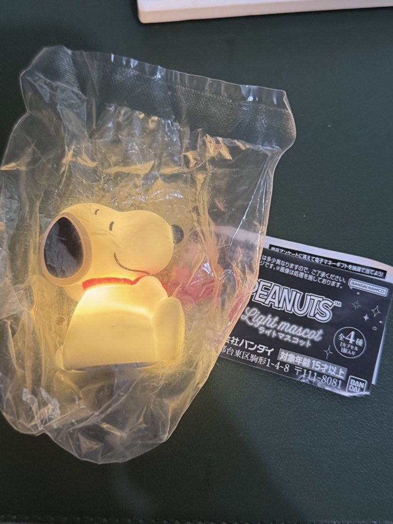peanuts light mascot snoopy gashapon (Category: Designer & Blind Box Toys) located in Quezon City. Submitted by polenn (Listing ID 1459788937, Image 3). Description: rfs - dupe lalamove or j&t .