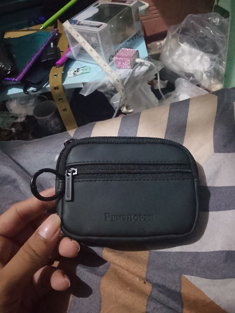 Penshoppe Black Mini Pouch / Wallet — BNWT with Keyring (Category: Wallets & Card Holders) located in San Juan, La Union. Submitted by declutteringog7 (Listing ID 1459690748, Image 3). Description: Got it — same clean carousel format as before! Here you go: Title: Penshoppe Black Mini Pouch / Wallet — BNWT with Keyring Price: ₱100 lp Description: ✨ Brand New with Original Tag 🏷️ Original Price: ₱199 🖤 Smooth black material — sleek & durable 🔑 