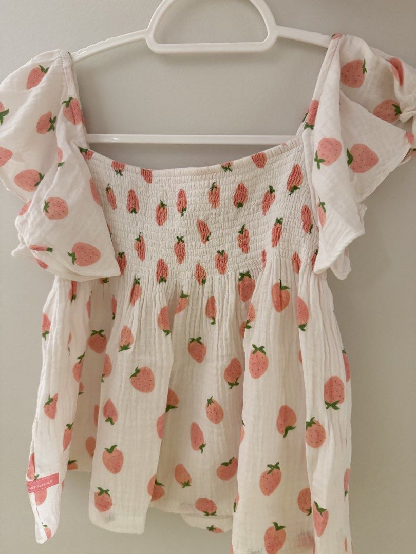 Peppermint Floral Top | Size 12T (Category: Babies & Kids Fashion) located in Manila. Submitted by repeat_rack (Listing ID 1459689241, Image 3). Description: Super soft and pretty floral top from Peppermint! 🌸 Features delicate embroidered flowers and a lovely, feminine design. Looks like new and is perfect for a sweet, girly everyday look..