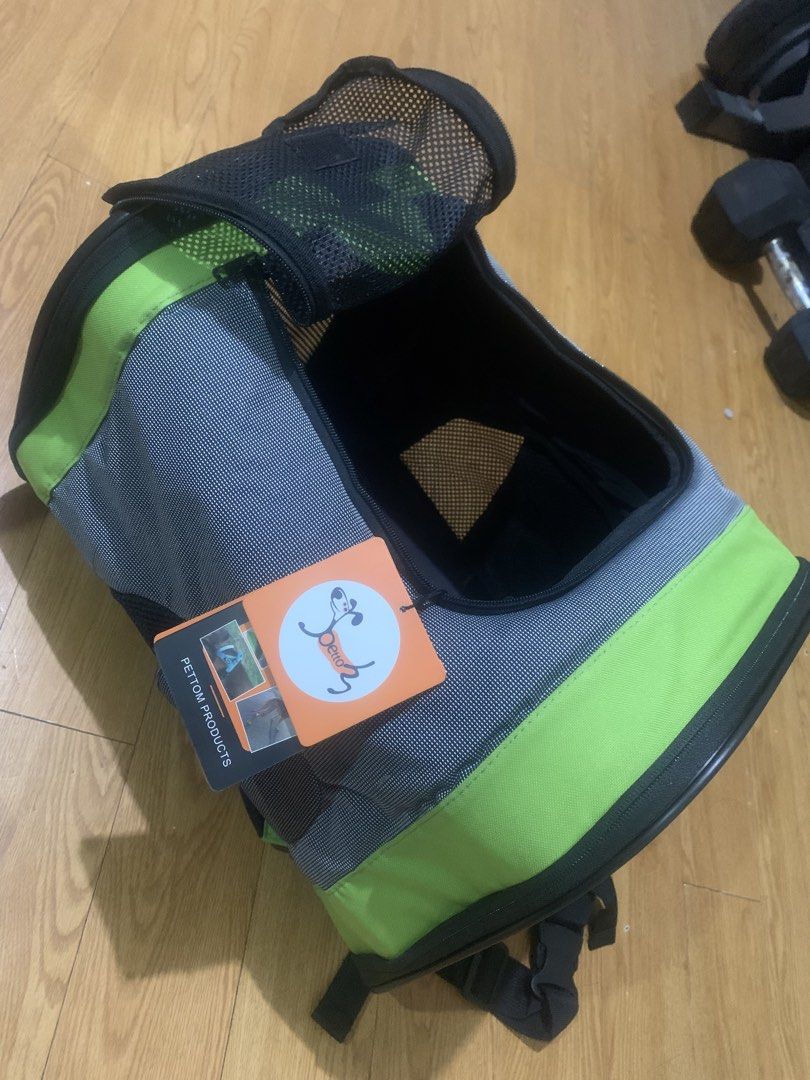 Pettom Pet Carrier Backpack (Category: Homes & Other Pet Accessories) located in Bacoor. Submitted by chakiiee (Listing ID 1459809058, Image 1). Description: Pettom Pet Carrier Backpack Bought in Japan worth 5k in peso. Selling for 2k for serious buyer only. Brand new and never been used. Naka stock lang sa stockroom. Reason for selling: double purchased Can fit cats and small breed dogs. Check youtube for product review. Selling price: 2k Slight