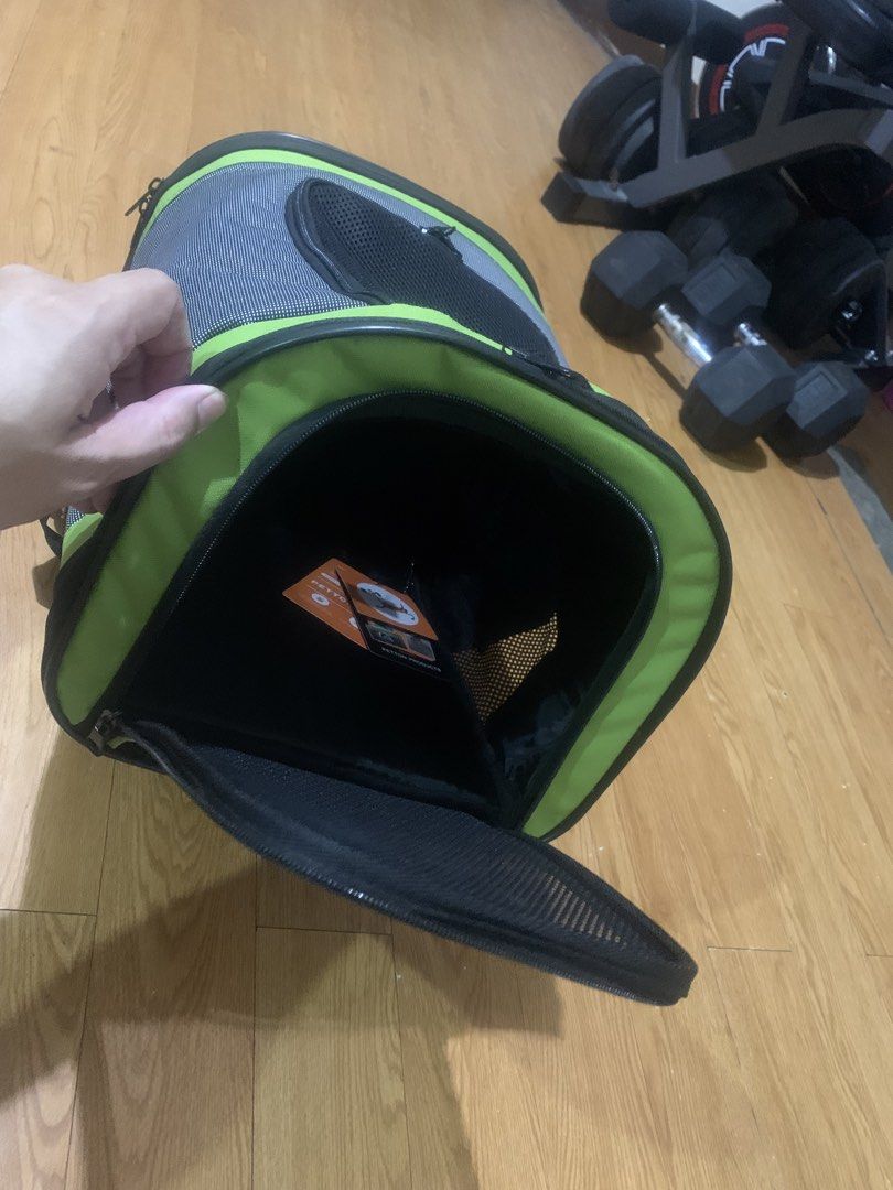 Pettom Pet Carrier Backpack (Category: Homes & Other Pet Accessories) located in Bacoor. Submitted by chakiiee (Listing ID 1459809058, Image 3). Description: Pettom Pet Carrier Backpack Bought in Japan worth 5k in peso. Selling for 2k for serious buyer only. Brand new and never been used. Naka stock lang sa stockroom. Reason for selling: double purchased Can fit cats and small breed dogs. Check youtube for product review. Selling price: 2k Slight