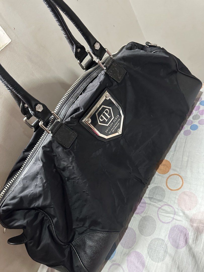 Philipp plein (Category: Luxury Bags & Wallets) located in Cainta. Submitted by 3rd_street.onlineshop (Listing ID 1459772723, Image 1). Description: Bubbles sa likod lang issue. No butas no sira. With sling… Sf not included Payment first.