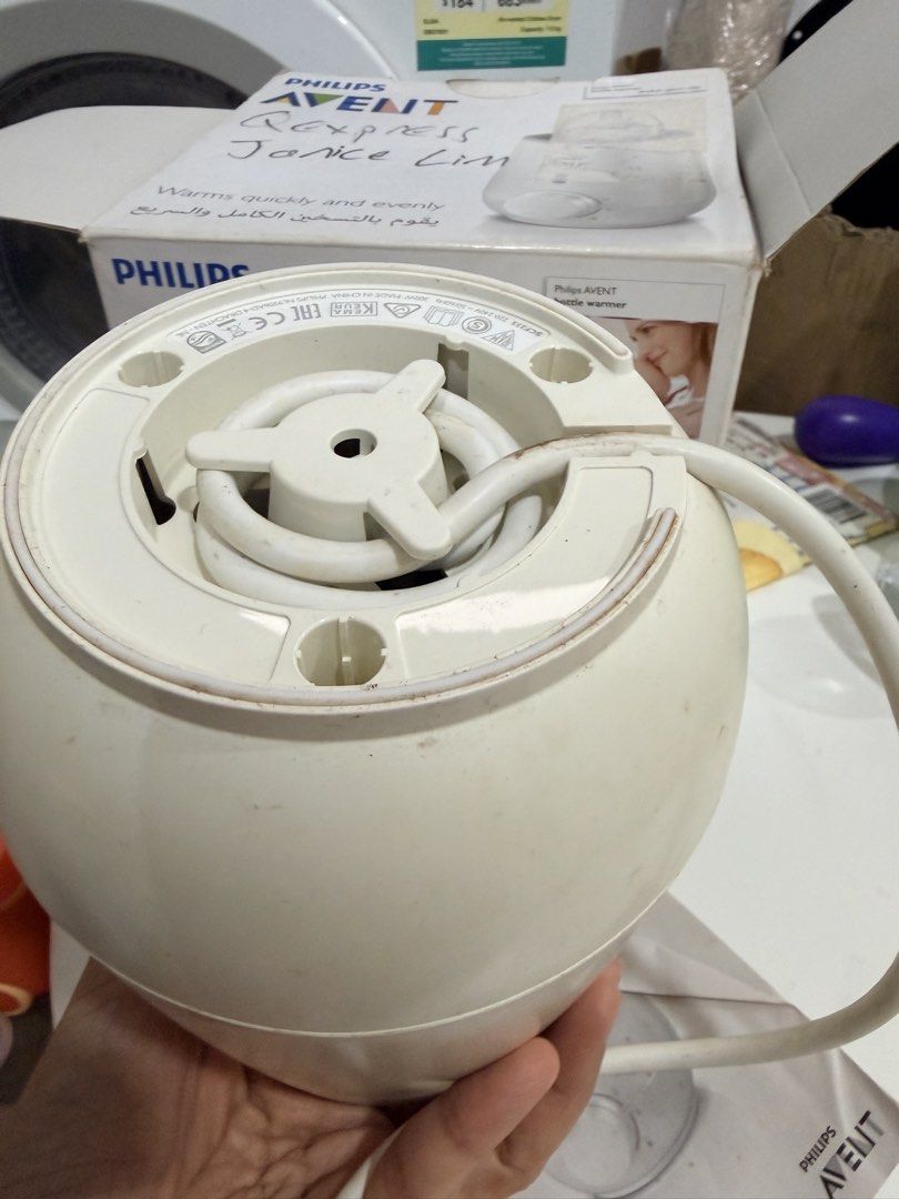 Philips Avent Bottle Warmer wbox (Category: Breastfeeding & Bottle Feeding) located in Antipolo. Submitted by puzzleaddict (Listing ID 1459843561, Image 2). Description: - Philips Avent Bottle Warmer - Heats milk quickly and evenly - Simple temperature control dial - Indicator light for status - Fully functional with minor cosmetic wear - Ideal for busy parents.