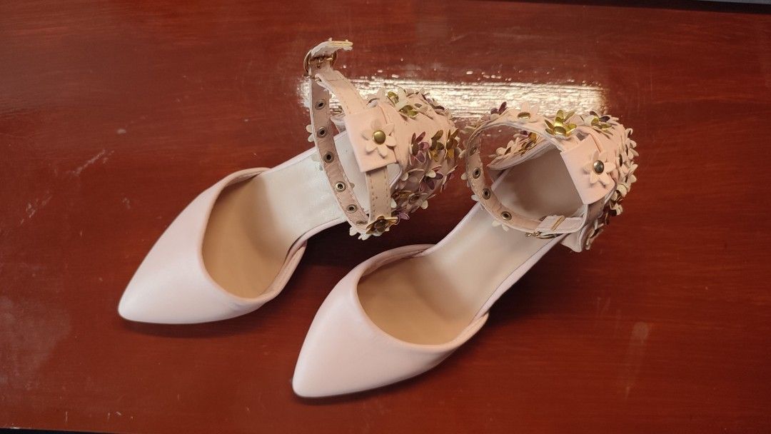 Pink Floral Ankle Strap Heels | Size 35 (Category: Heels) located in Zamboanga. Submitted by yuniii.ra (Listing ID 1459749344, Image 3). Description: Selling these pink heels with floral ankle strap details. Bought through a live selling stream, but unfortunately they don't fit my feet comfortably around the toe box. 📌 Size: 35 📌 Heel height: Approx. 3 inches 📌 Best fit: Size 35 📌 Fit note: I normally wear a size 35 to 36, but I have wider fe