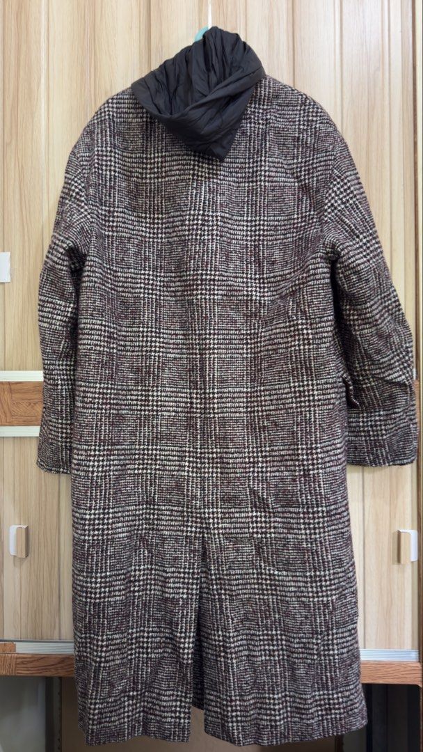 Plaid Long hooded coat (Category: Coats, Jackets and Outerwear) located in Makati City. Submitted by annesrack (Listing ID 1459742541, Image 3). Description: Hood is detachable. With side pockets. Can fit medium to large.