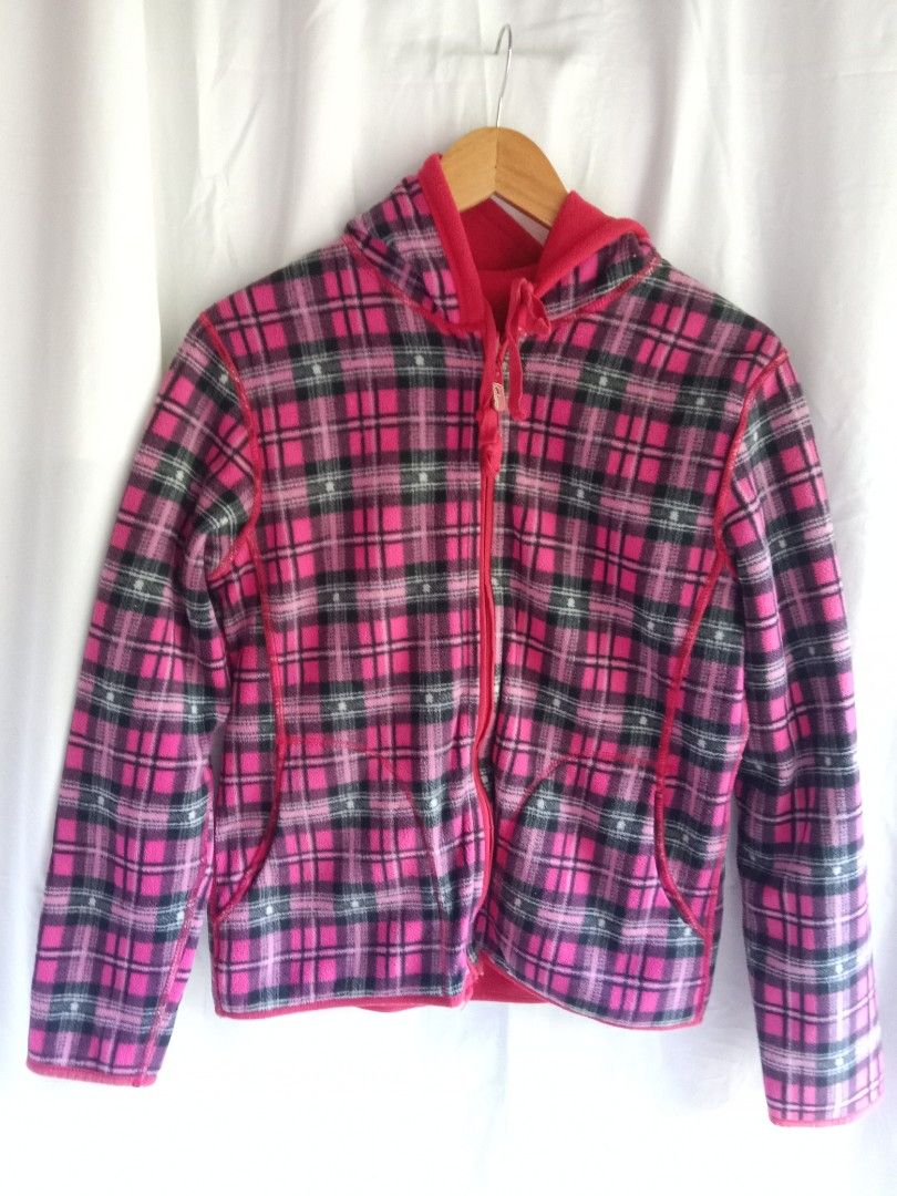 plain red fleece hooded jacket reversible (Category: Coats, Jackets and Outerwear) located in Bontoc. Submitted by irene_banganan (Listing ID 1459865499, Image 3). Description: plain red fleece hooded jacket reversible checkered print on the other side brand: baleno fits small to medium makapal, mabigat, excellent quality minimal lints, still in good condition.