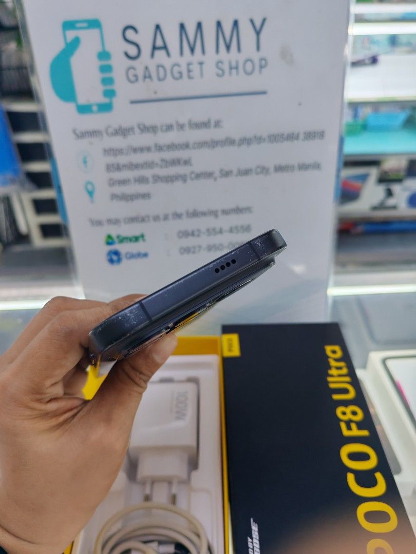 Poco f8 ultra /global version/96beta/2ndhand (Category: Xiaomi) located in Quezon City. Submitted by ronalynac40976 (Listing ID 1459738332, Image 3). Description: Poco f8 ultra 16/512 Issue: Painchip/wat u see wat u get Complete package/case good condition💯 Pick up store in greenhills We accept swap/trade in We accept creditcard Dm or call for fast transaction 09279500069/09425544556 Located @ Aquarium area stall no. Y-13 look for rona.