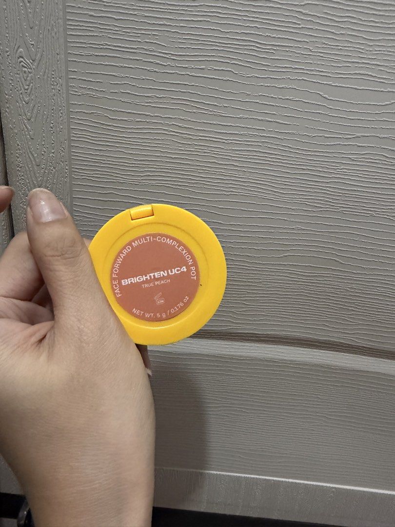 POPIQUE Brighten UC4 Multi-Complexion Pot True Peach (Category: Makeup) located in Davao. Submitted by fabdeclutter (Listing ID 1459860618, Image 3). Description: - POPIQUE Brighten UC4 Multi-Complexion Pot - Shade: True Peach - Creamy formula for cheeks and lips - Net weight: 5g - Compact with built-in mirror - Perfect for on-the-go touch-ups.