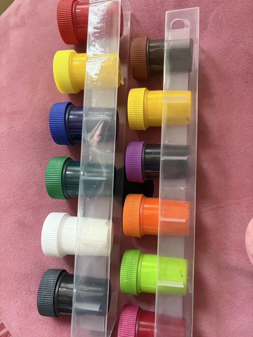 poster paint | never been used (Category: Art & Prints) located in Pasay City. Submitted by mauii.2 (Listing ID 1459721898, Image 2). Description: hindi pa po nagagamit binuksan lang box:).