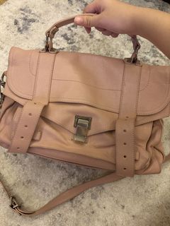 (Category: ) located in . Submitted by chicscloset (Listing ID 1459800597, Image 1). Description: .
