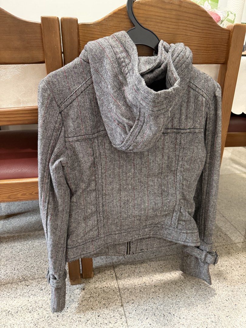 Pull & Bear winter jacket (Category: Coats, Jackets and Outerwear) located in Singapore. Submitted by mummy.bean (Listing ID 1459782676, Image 2). Description: Winter jacket in good condition .