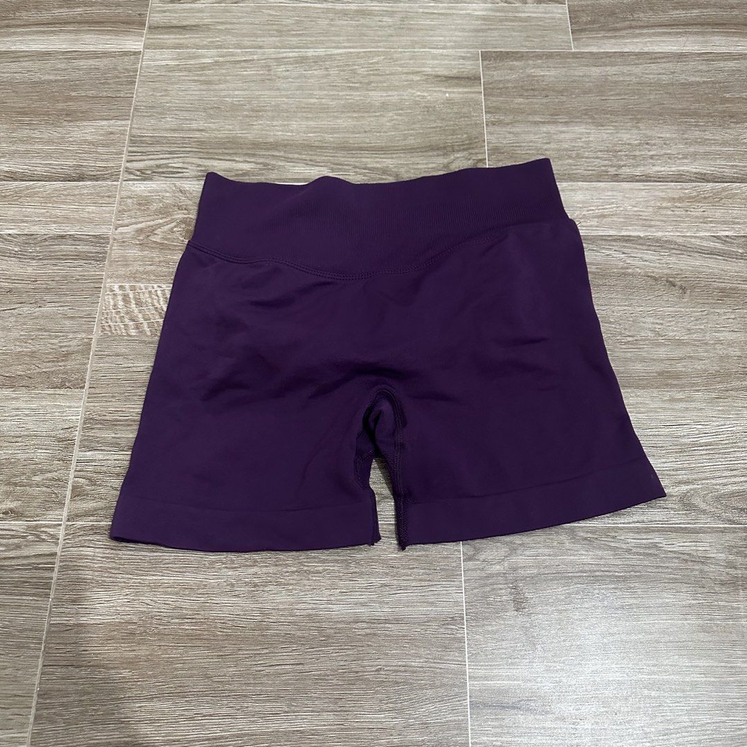 PURPLE GYM SCRUNCHED SHORTS (Category: Activewear) located in Makati City. Submitted by champ4gnemami (Listing ID 1459752562, Image 1). Description: .