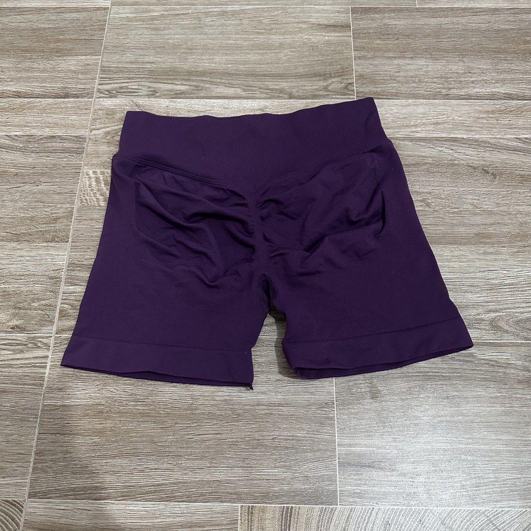 PURPLE GYM SCRUNCHED SHORTS (Category: Activewear) located in Makati City. Submitted by champ4gnemami (Listing ID 1459752562, Image 2). Description: .