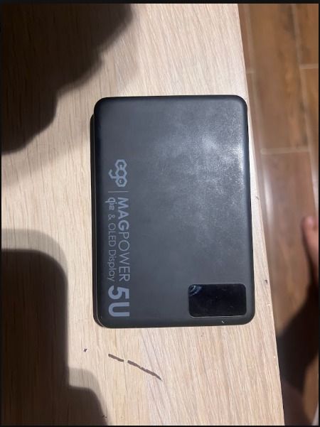Qi2 Magnetic Wireless Charger 5U （分類：充電器及電線）位於 Hong Kong。 由 coolforest-fa5b20 提交（商品編號 1459829604，圖片 2）。簡介： Selling a Qi2 magnetic wireless charger. It's a 5U model. Works with Qi2 compatible devices. Compact and sleek design. Great for charging your phone or other accessories. Get it now!。