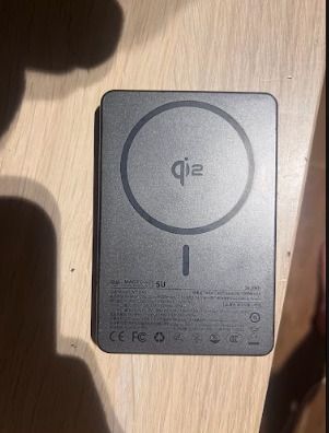 Qi2 Magnetic Wireless Charger 5U （分類：充電器及電線）位於 Hong Kong。 由 coolforest-fa5b20 提交（商品編號 1459829604，圖片 1）。簡介： Selling a Qi2 magnetic wireless charger. It's a 5U model. Works with Qi2 compatible devices. Compact and sleek design. Great for charging your phone or other accessories. Get it now!。