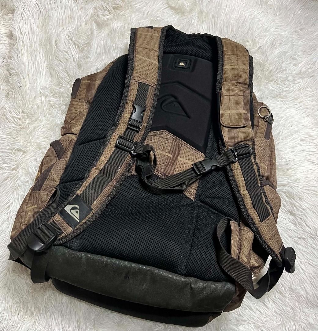 Quiksilver Heavy Weather Brown Backpack (Category: Backpacks) located in Manila. Submitted by senggggg. (Listing ID 1459871195, Image 2). Description: good condition as new working zip multiple compartment no hidden issue need wash dirt.