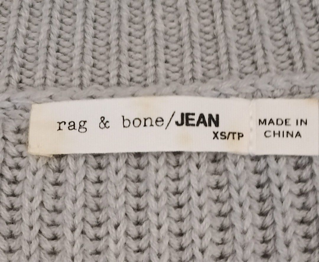 Rag & Bone Pullover (Category: Longsleeves) located in Singapore. Submitted by G_Regalia (Listing ID 1459769683, Image 5). Description: Shoulder width 46cm Arm sleeve 53cm Total length 78cm Authentic Mint condition No lowballers please.