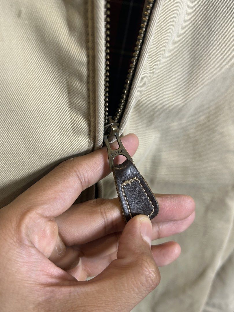 Ralph Lauren beige jacket (Category: Coats, Jackets and Outerwear) located in Santa Ana. Submitted by thrift.sanctuary (Listing ID 1459820649, Image 3). Description: Best fits L-xl 26,23 No issue, needs rewash since fresh from uae box.