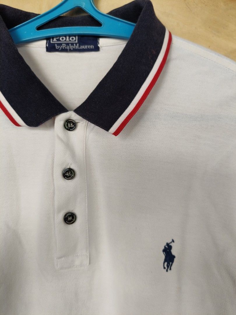 Ralph Lauren polo shirt (Category: Tshirts & Polo Shirts ) located in La Carlota. Submitted by a_leam_art (Listing ID 1459775603, Image 2). Description: Embroidered logo 📍Dimes: W20 x L26 📍Condition: Excellent (as new) 📍Issue: Off 📍Color rate: 10/10.