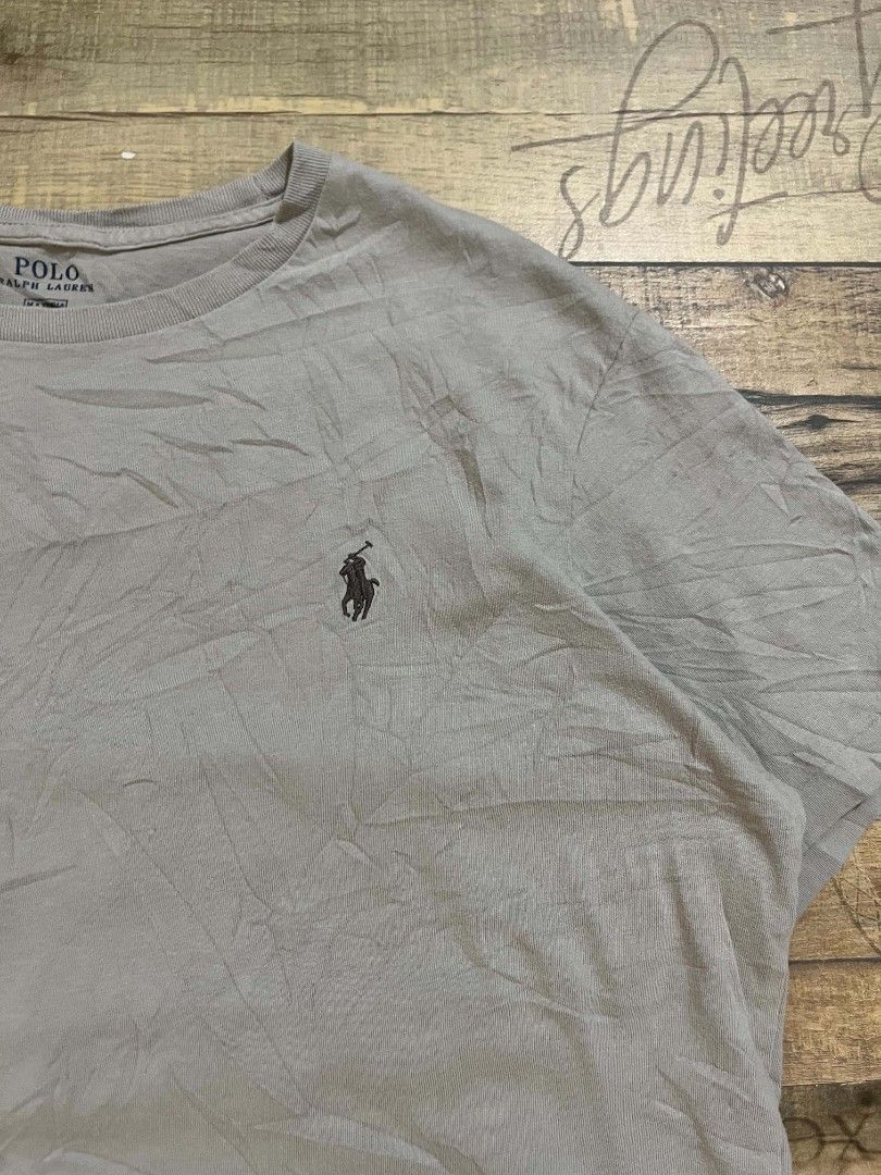 RALPH LAUREN SHIRT (Category: Formal Shirts) located in Mahaplag. Submitted by thriftnimarz (Listing ID 1459717982, Image 2). Description: Like new condition nice colorway No issue 21/25.5 Size M on tag Color rate- 10 /10.