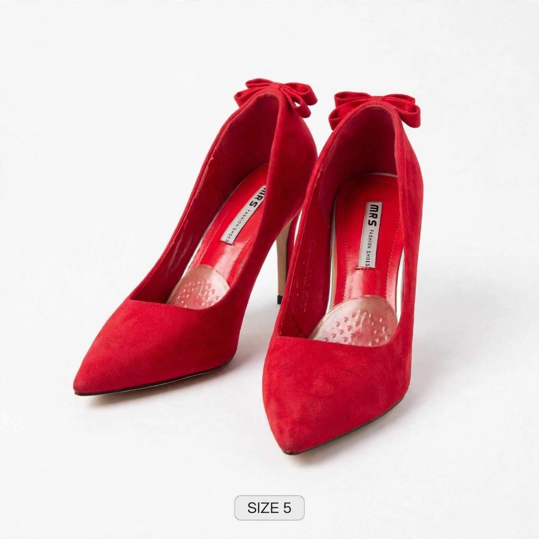 Red Suede Bow Stiletto Heels - Size 5 (Category: Heels) located in Manila. Submitted by roseannlmn66895 (Listing ID 1459716543, Image 1). Description: Red Suede Pumps SIZE 5 - P180 Size 5 (220) MRS Fashion Shoes. Issue: unting bakbak sa loob, tanggal isang ribbon sa likod. Outside suede good pa, sole hindi pudpod, heel buo, free gel pad. Location Manggahan Pasig, shipped via Lalamove. --- Black Slingback SIZE 5 - P180 Size 5. Issue: unting bakbak