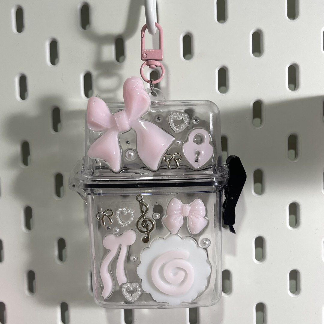 resin fishcake flip organizer (Category: Designer & Blind Box Toys) located in Mariveles. Submitted by ur4leafclover (Listing ID 1459840560, Image 3). Description: loc: bataan mop: gcash mod: flash express.