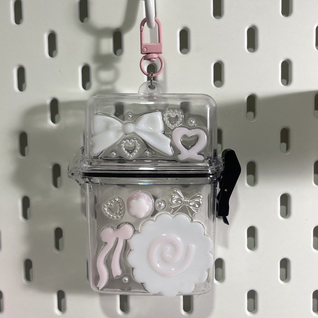 resin fishcake flip organizer (Category: Designer & Blind Box Toys) located in Mariveles. Submitted by ur4leafclover (Listing ID 1459840560, Image 1). Description: loc: bataan mop: gcash mod: flash express.
