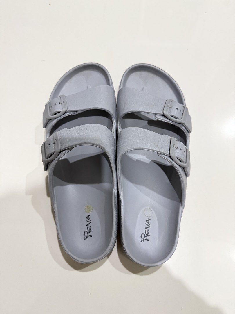 Reva Men’s EVA slides (Category: Slippers & Slides) located in Caloocan City. Submitted by ai_declutter (Listing ID 1459817868, Image 2). Description: Used twice.