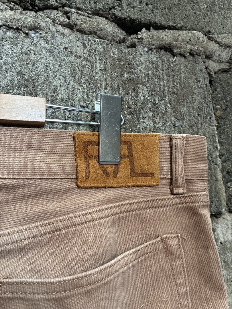 RL Brown Corduroy Button Fly Jeans 36x2 (Category: Luxury Apparel) located in Manila. Submitted by assortedgoodsv3 (Listing ID 1459721367, Image 2). Description: - Brand: RL - Color: Brown - Material: Corduroy - Closure: Button fly - Size: 36x2 - Fabric: 100% Cotton - Origin: Made in China - Style: Great for casual wear - Condition: Please check photos for details.