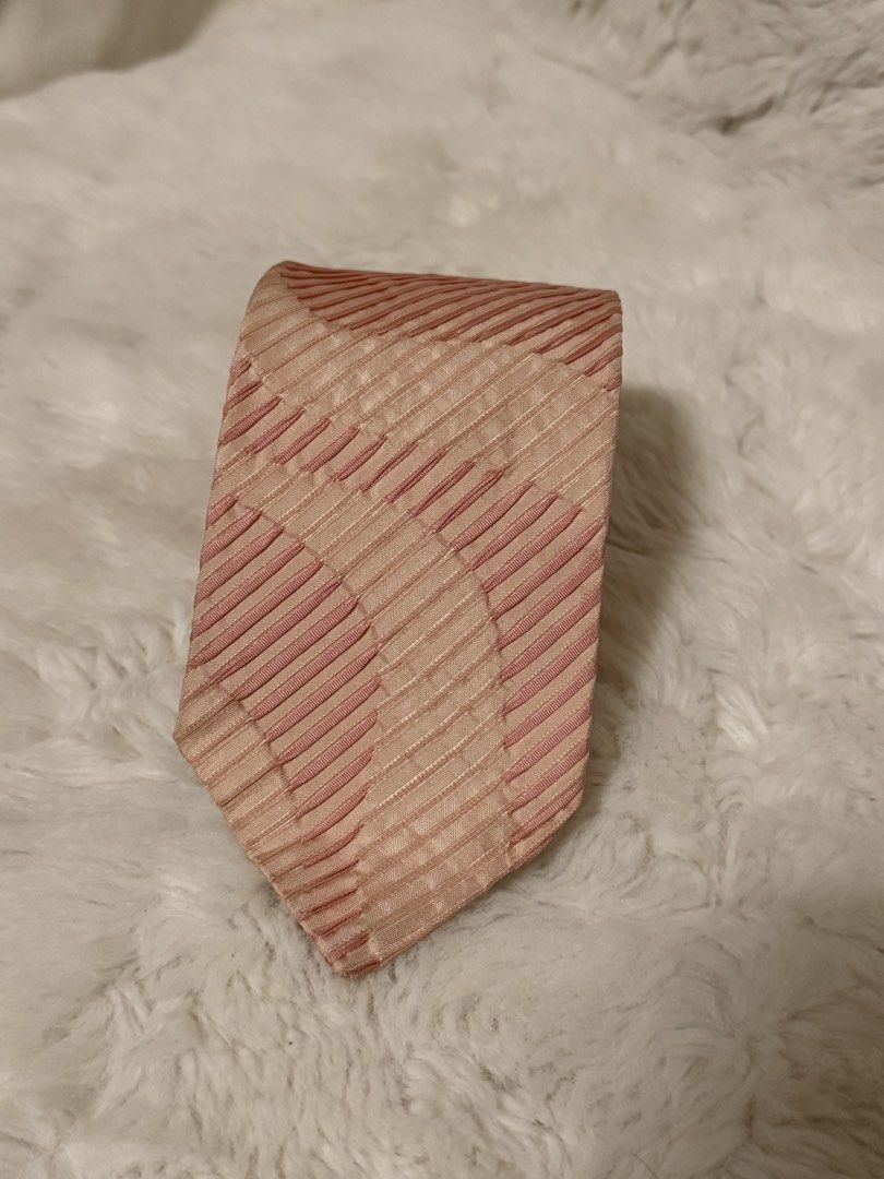 Roberto Cavalli Silk Tie (Category: Luxury Accessories) located in Cavite. Submitted by _solidolo (Listing ID 1459823342, Image 3). Description: .