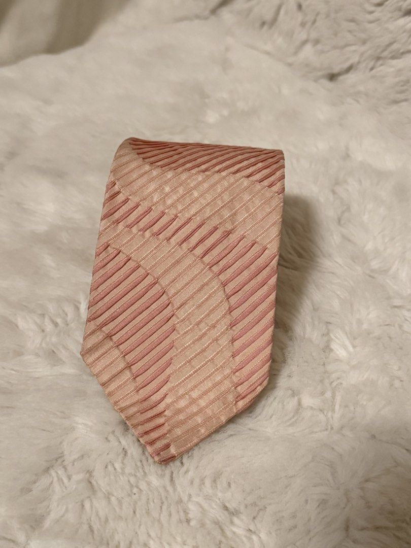 Roberto Cavalli Silk Tie (Category: Luxury Accessories) located in Cavite. Submitted by _solidolo (Listing ID 1459823342, Image 1). Description: .