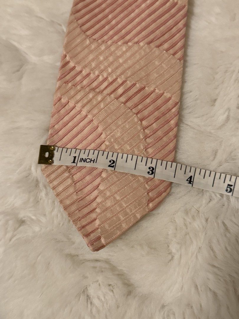 Roberto Cavalli Silk Tie (Category: Luxury Accessories) located in Cavite. Submitted by _solidolo (Listing ID 1459823342, Image 2). Description: .