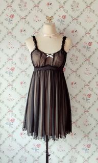 (Category: ) located in . Submitted by adore.armoire (Listing ID 1459871465, Image 1). Description: .