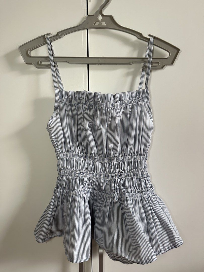 Ruched Top (Category: Sleeveless) located in Porac. Submitted by poimd_ (Listing ID 1459736546, Image 1). Description: used twicw very stretchable.