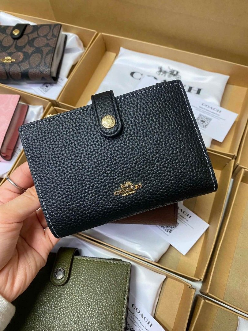 Sale! Coach 2 in 1 wallet (Category: Wallets & Card holders) located in Mandaluyong City. Submitted by priceles (Listing ID 1459689726, Image 2). Description: Brand. New with box and paper bag good for gifts NO COD.