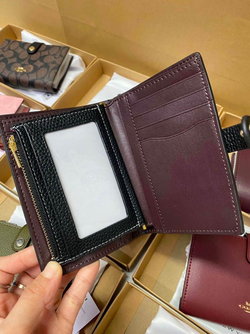 Sale! Coach 2 in 1 wallet (Category: Wallets & Card holders) located in Mandaluyong City. Submitted by priceles (Listing ID 1459689726, Image 3). Description: Brand. New with box and paper bag good for gifts NO COD.