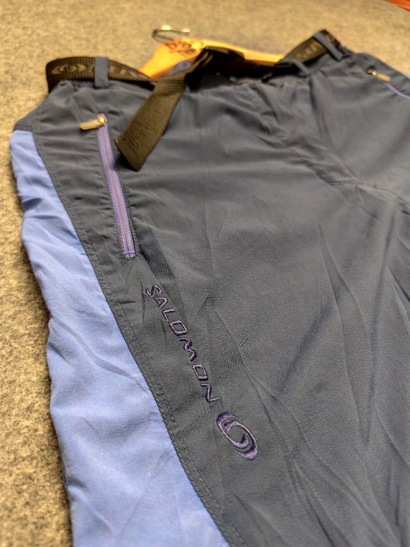 Salomon Active Lite Hiking Pants with Belt (Category: Activewear) located in Cordova. Submitted by bsb.streetluxvintage.clothing (Listing ID 1459798284, Image 3). Description: - Salomon Active Lite hiking pants - Color: Blue and light blue - Size: 28 - Features: Zippered pockets, built-in belt - Ideal for: Outdoor activities, trekking, casual wear.