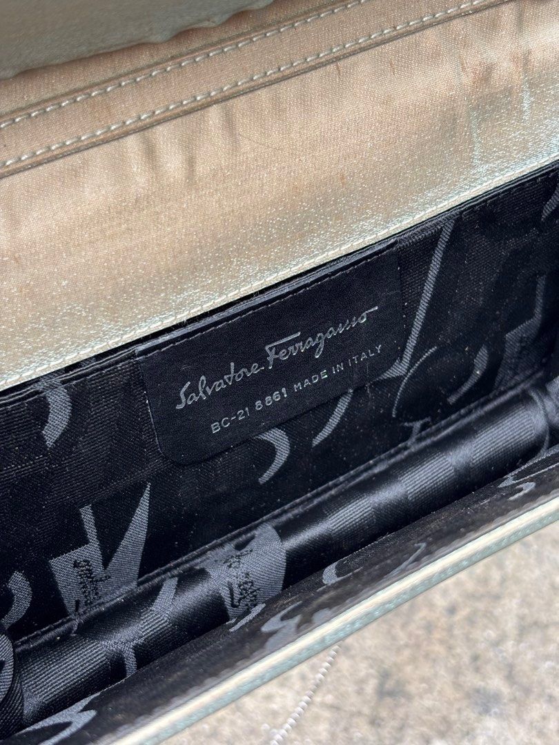 Salvatore Ferragamo Sling bag (Category: Shoulder Bags) located in Manila. Submitted by luxstreetwearzcasual (Listing ID 1459747184, Image 2). Description: No issue Need clean .