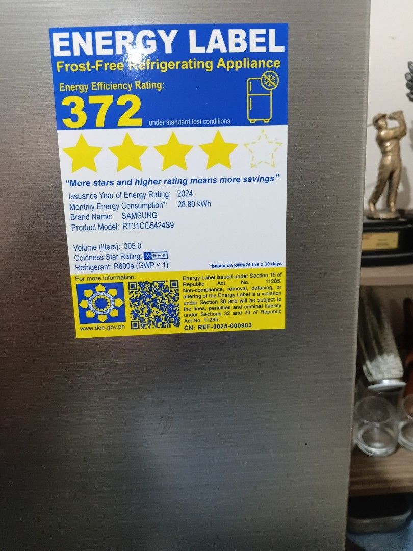 Samsung fridge (Category: Announcements) located in Caloocan City. Submitted by hamburgernils (Listing ID 1459760993, Image 2). Description: Samsung fridge w freezer. Used for less then a year, very good condition. Loocks and work like new. prize when i bought it was over 30k The AVR i can sell for 2000. It is never used. New prize 3999. Both are in Makati.