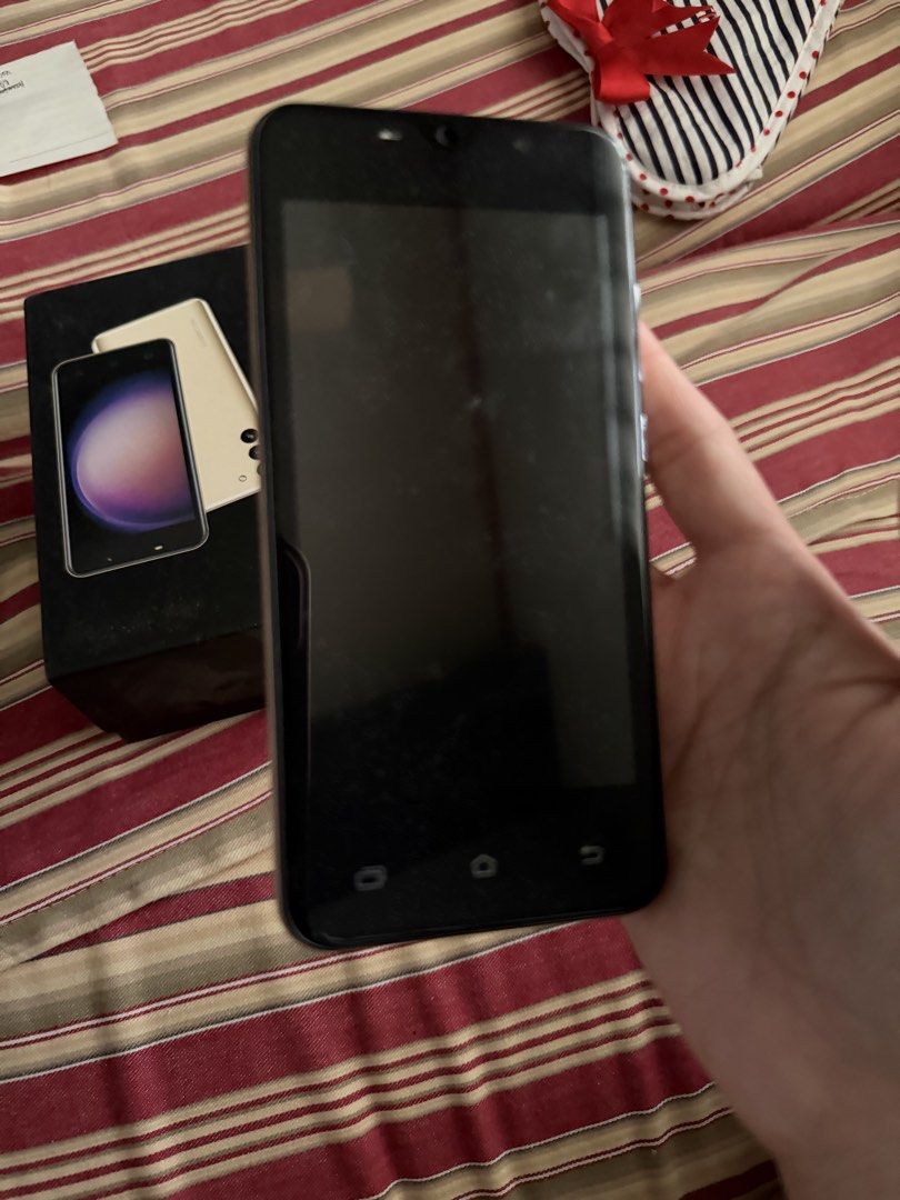 Samsung Galaxy S3 (Category: Samsung) located in Imus. Submitted by oliviascents (Listing ID 1459896344, Image 2). Description: Selling my back up phone No charger no cable no headset Unit and box only.