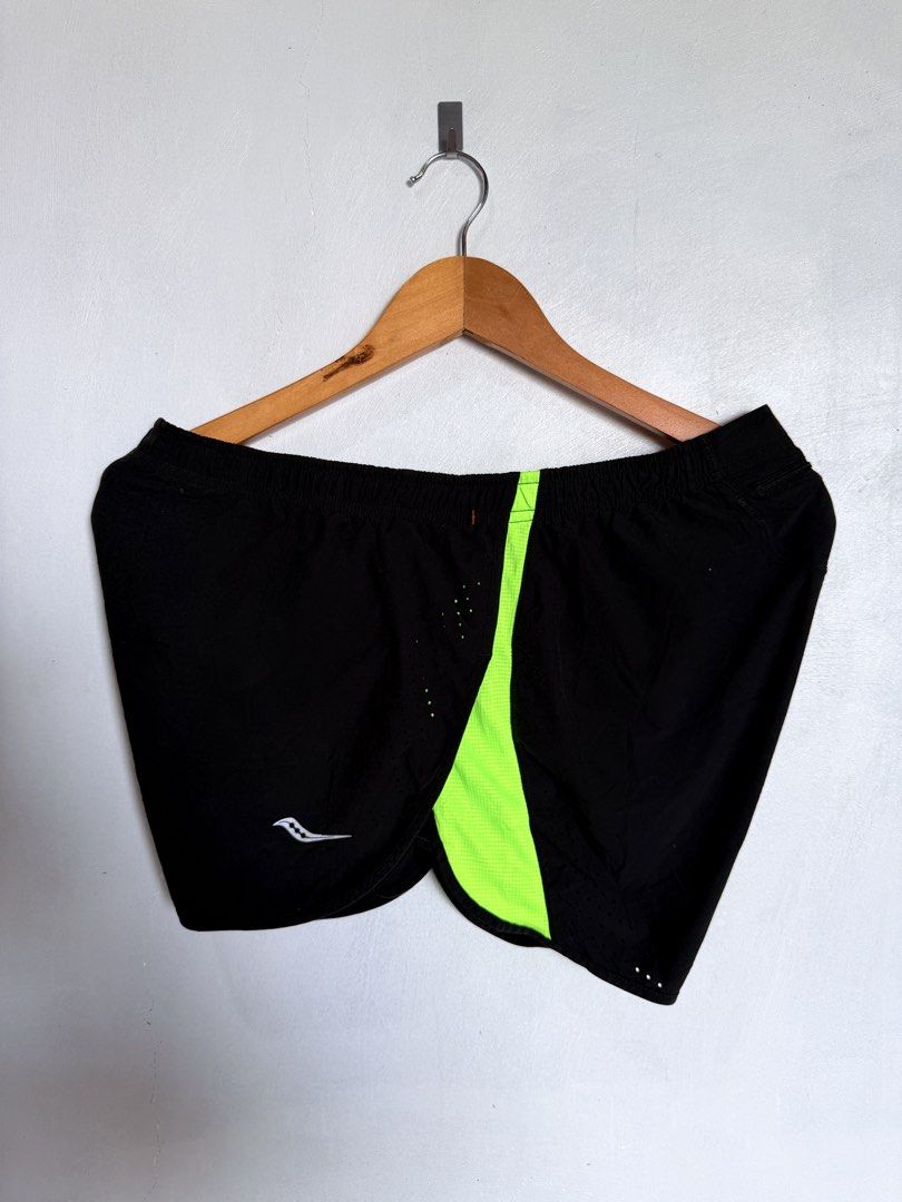 Saucony Split Running Short (Category: Activewear) located in Manila. Submitted by solesearchin (Listing ID 1459829116, Image 3). Description: Saucony Split Running Short Excellent Condition Size: Medium Waist: 30 - 36” Length: 11” - Mesh Brief 450 + sf Ship: Via J&T/Lalamove 📍Silang, Cavite - Sta. Rosa, Laguna .