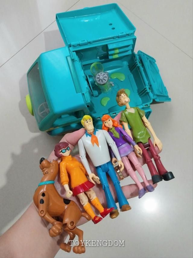Scooby Doo Mystery Machine and gang (Category: Kids Toys) located in Mandaluyong City. Submitted by aries_guevarra (Listing ID 1459793176, Image 1). Description: FOR SALE❗ Hanna Barbera Scooby Doo Mystery Machine And Mystery Gang Set❗ AUTHENTIC 💯 What You See Is What You Get❗ Shipment Origin: Mandaluyong City, Metro Manila 📌PM For more details❗ #toykengdom #toykengdom_toy_store #toyseller #toys #toycommunity.