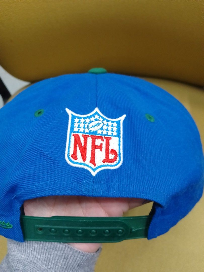 Seahawks NFL (Category: Cap & Hats) located in Shah Alam. Submitted by quickearth_9243 (Listing ID 1459800708, Image 3). Description: ✓ NFL Seahawks ✓ item Mitchelle n Ness ✓ suitable for cap collectors 📌pick up Seksyen 7 Shah Alam 📌postage can arrange 📌RM70 nego ☝🏻☝🏻☝🏻pm for details ☎️☎️more listing on my page☎️☎️.