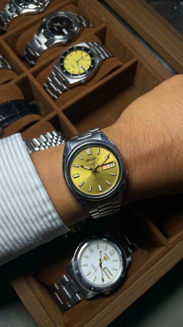 Seiko 5 | Sunburst Gold Dial (Category: Luxury Watches) located in Urdaneta. Submitted by aeonix2024 (Listing ID 1457665940, Image 1). Description: Seiko 5 | Sunburst Gold Dial 💰 Price: ₱3000 only ( nego for sure buyer) 📌 Details & Specs: • 38mm • Automatic Movement • Day & Date Function ✨ Condition: ✅ Timegrapher Tested ✅9.5/10 ✅ Good working condition ✅ Ready to wear 📦 Shipping: J&T / LBC (COD or COP) available 📍 Location: Pangasinan ⚠️ Dis